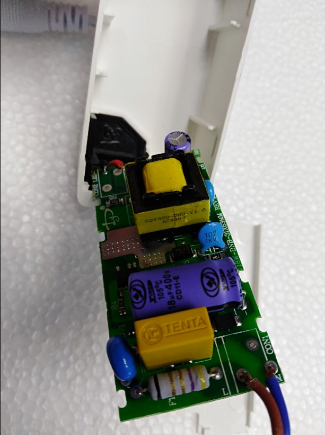 打工卖灯,卖灯人家里灯都是坏的都不想修