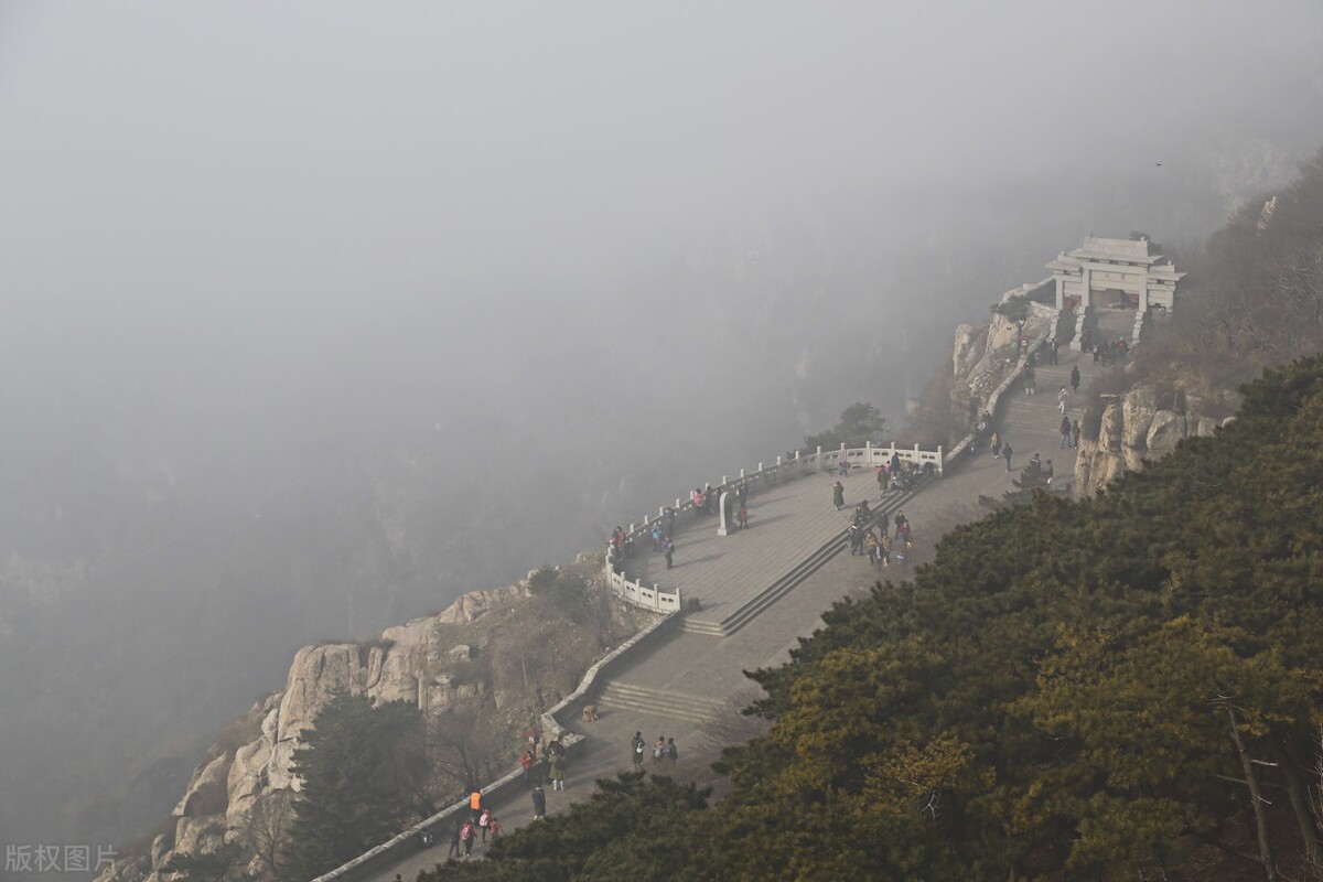 登上泰山极顶看日出,泰山极顶完整版