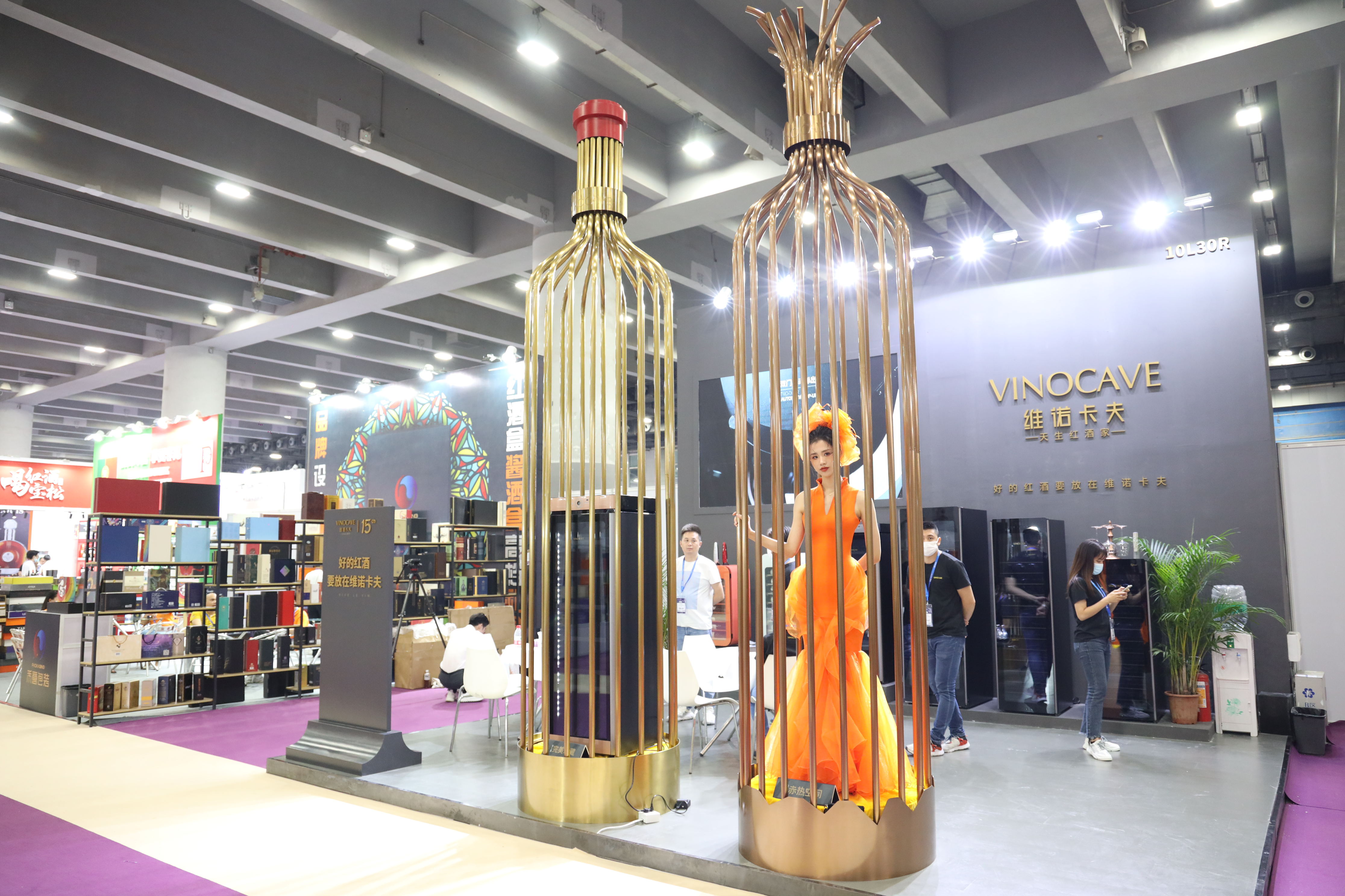 红酒柜艺术装置丨#7重境界#惊现广州国际名酒展