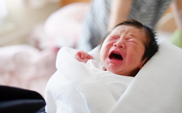 孩子夜里睡不踏实翻来覆去妙招,孩子晚上哭闹睡不踏实怎么回事