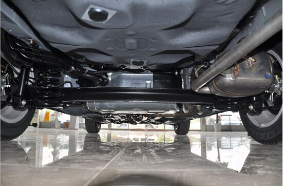 汽车底盘装甲什么材料的好,汽车底盘装甲喷涂有必要吗