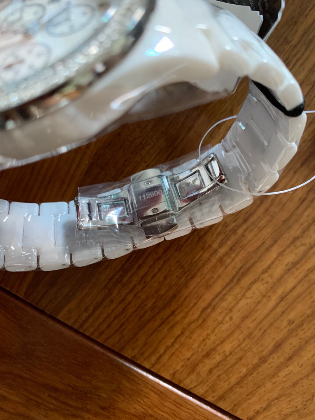 阿玛尼女表满天星1840价格是多少,手表品牌女款平价阿玛尼红色