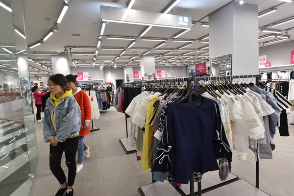 听说唯品会线下实体店来南充五星花园了，你去逛没？