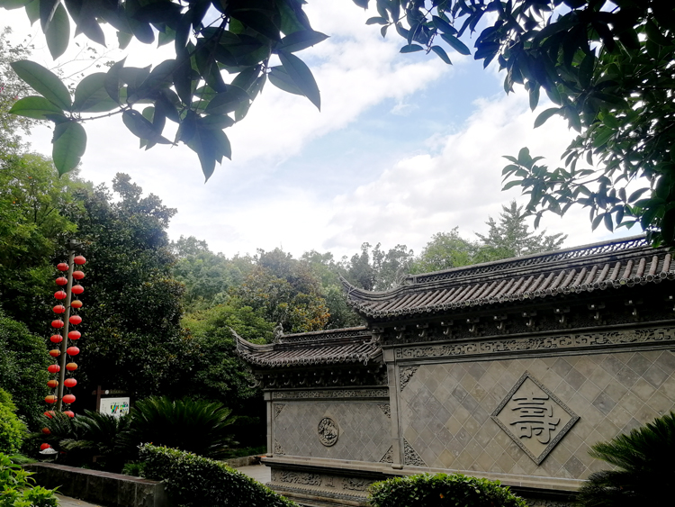 试解孙策东冶屠城事件之谜