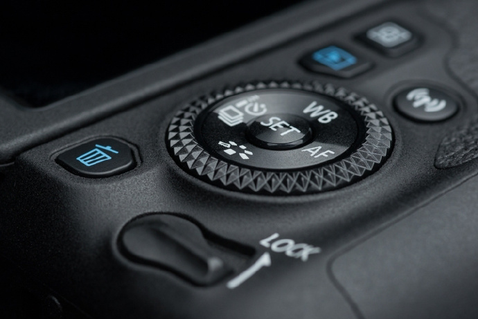 佳能入门单反推荐佳能77d,佳能77D入门