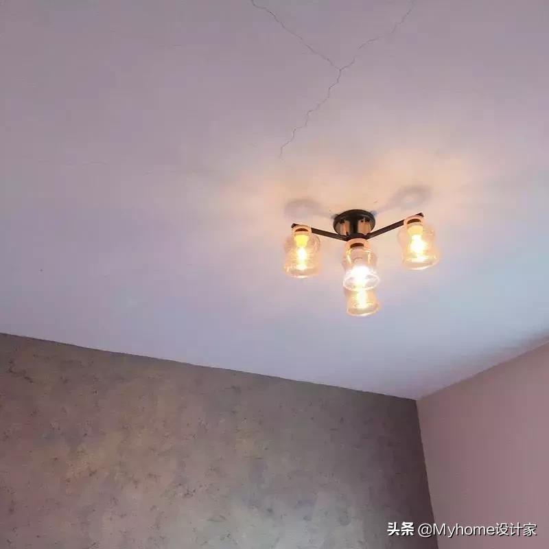 刷漆、铺地,再买个收纳箱搞定,女大学生4千元爆改13m²房间!