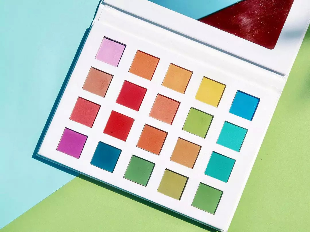 不用代购的平价产品有哪些,超高颜值的国货眼影盘