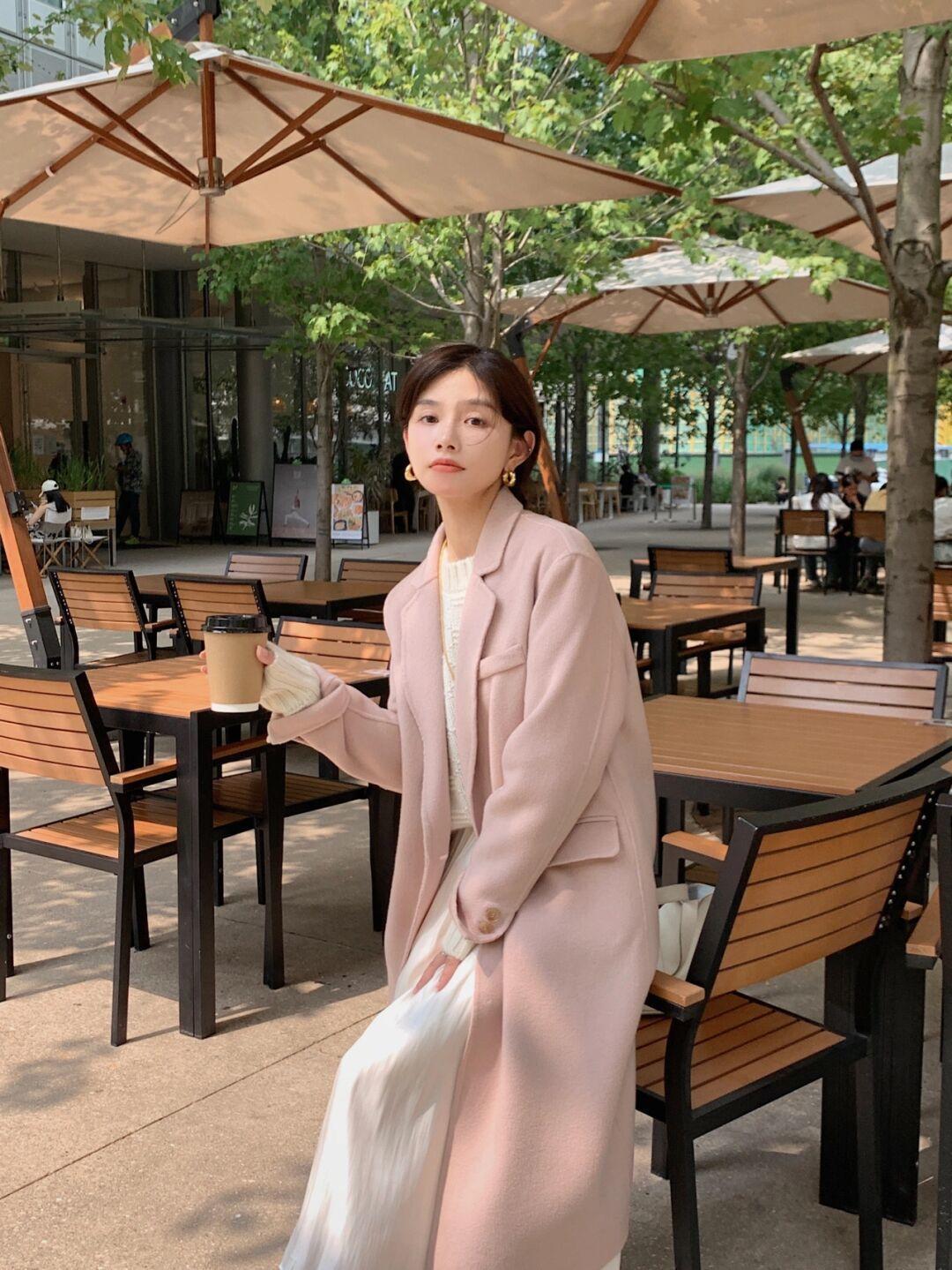 大衣内搭连帽针织衫穿搭,秋冬季节大衣穿搭技巧