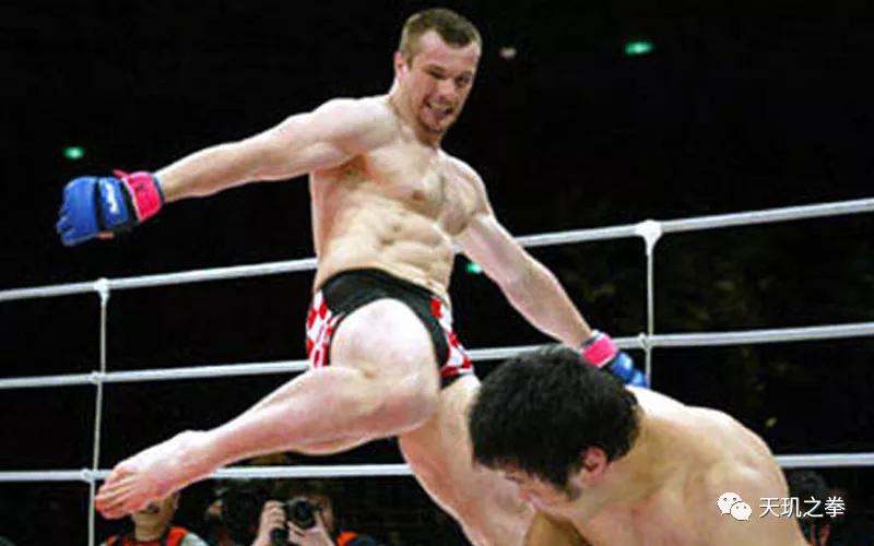 这招横扫PRIDE擂台，却成为八角笼中最禁忌的必杀技，没有之一