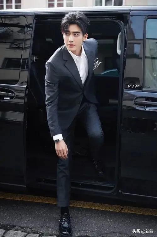 虽然总裁套路太俗烂,但这几位男明星还是在这条路上杀出一片天地