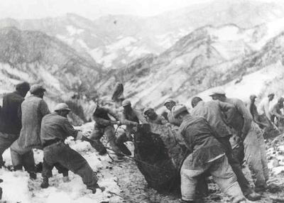 《亮剑》中李云龙原型是,亮剑里李云龙的死因