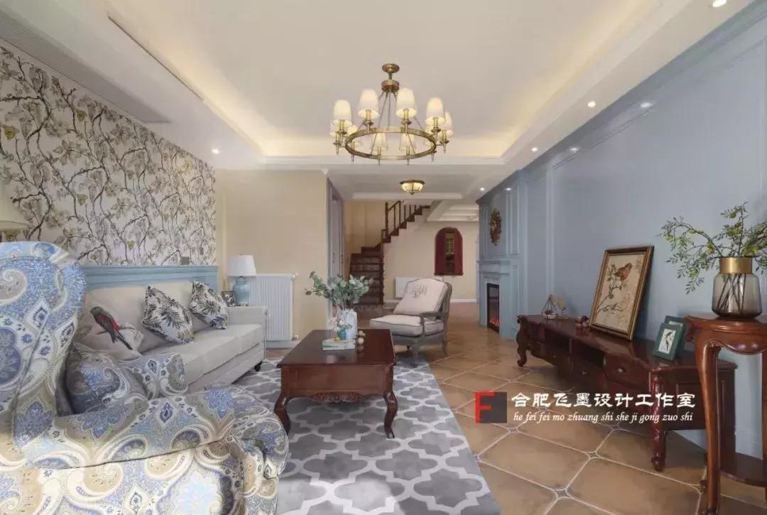 电视背景墙平面好看还是悬挂好看,入住后改电视背景墙