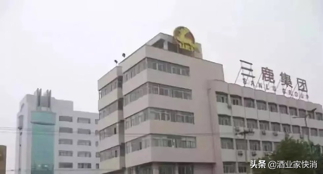 曾靠“三鹿”为生，转又“投奔”蒙牛，君乐宝的“乳企一哥”梦