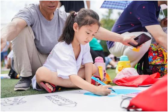 百米长卷绘中华童心,百米画卷绘祖国亲子活动幼儿园