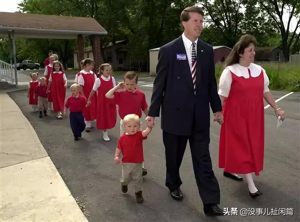 美国夫妻可以生几个孩子,美国夫妇生了十九胞胎