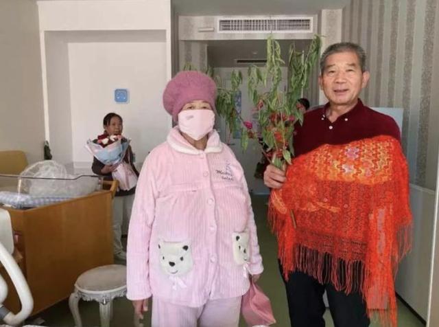 钟丽缇为四胎拼尽全力,51岁钟丽缇拼命怀四胎