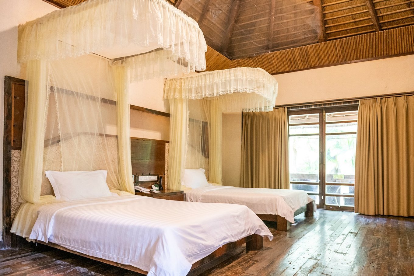 何必去国外！广东此海岛四季如春，风景堪比马尔代夫，人少物价低