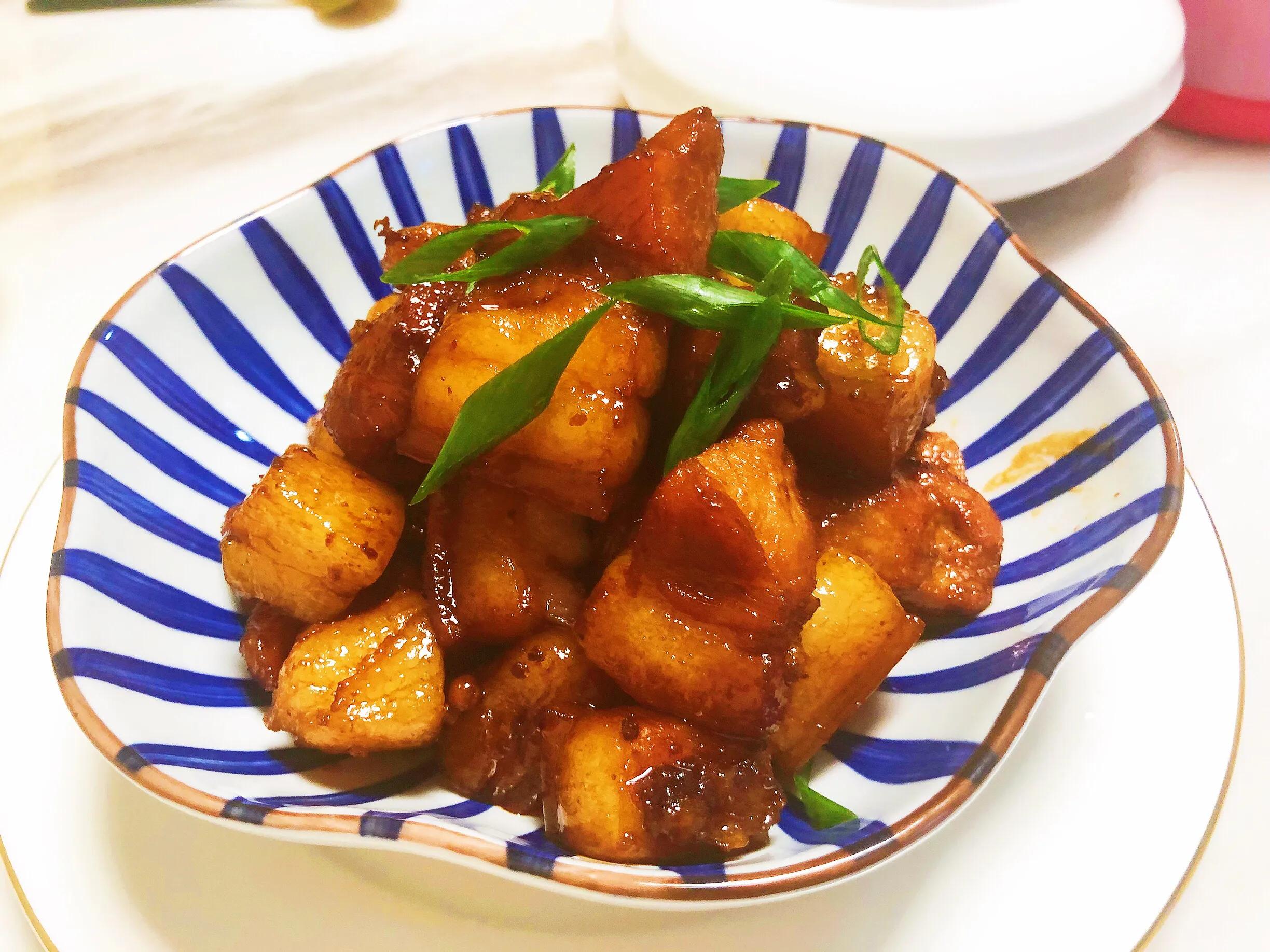 红烧肉焯水的正确制作不那么柴,为什么红烧肉烧得又咸又甜