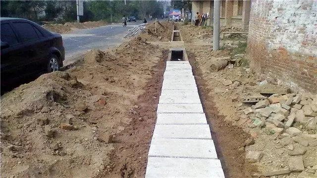 农村盖房没有下水道怎么解决排水,农村修房子怎么解决粪池问题