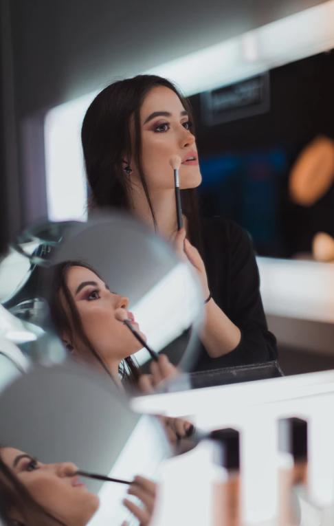 防火防盗不如防晒,但其实蓝光肌才是最可怕问题