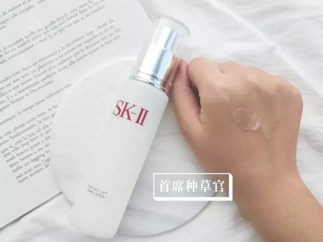 神仙水和小棕瓶哪个更值得买,被捧上天的饮料