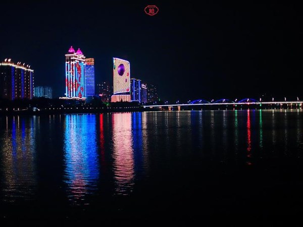 桐庐夜游富春山居景区,桐庐富春江夜游和白天游