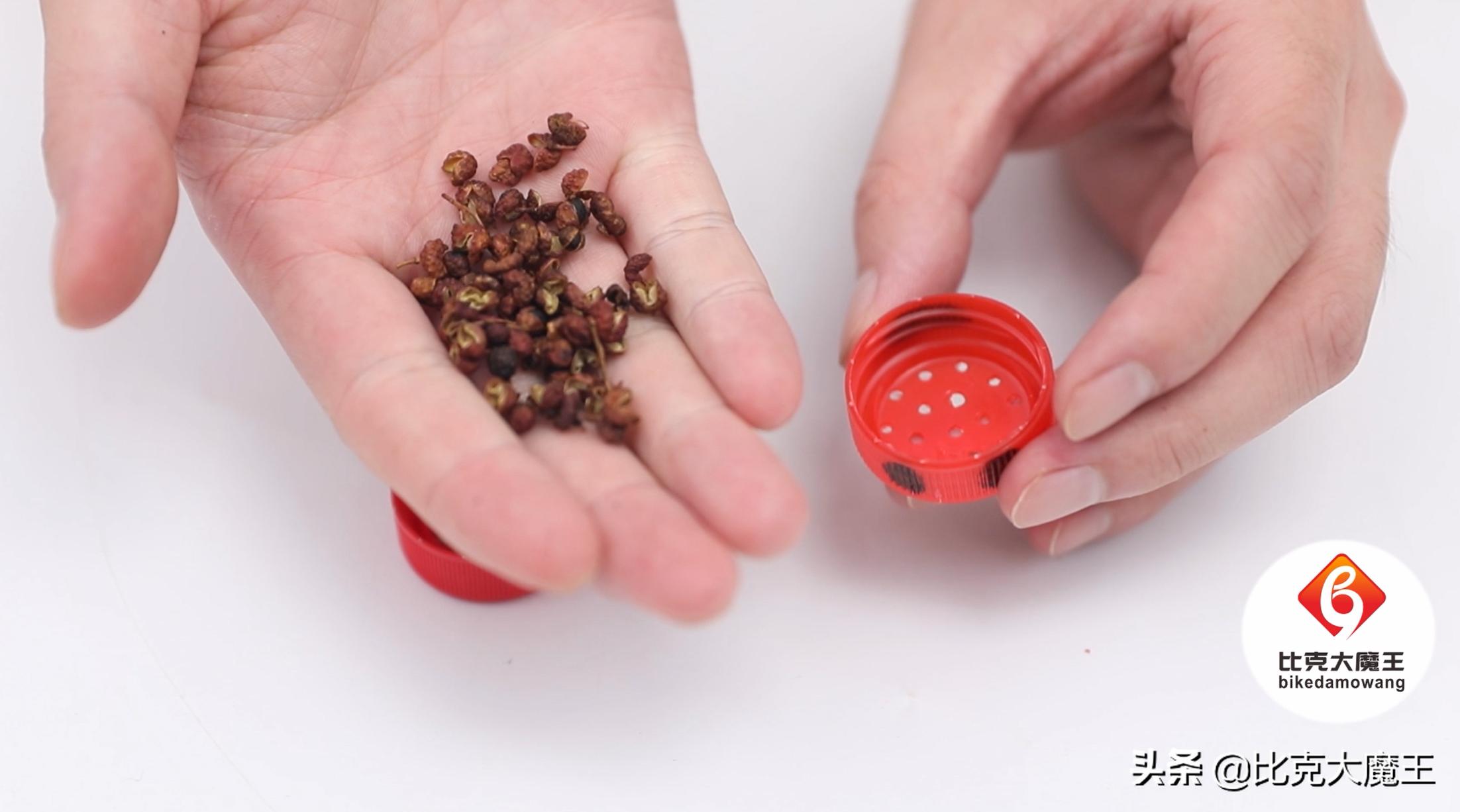 花露水洒到柜子上怎么去掉,花露水滴在衣服上的妙用