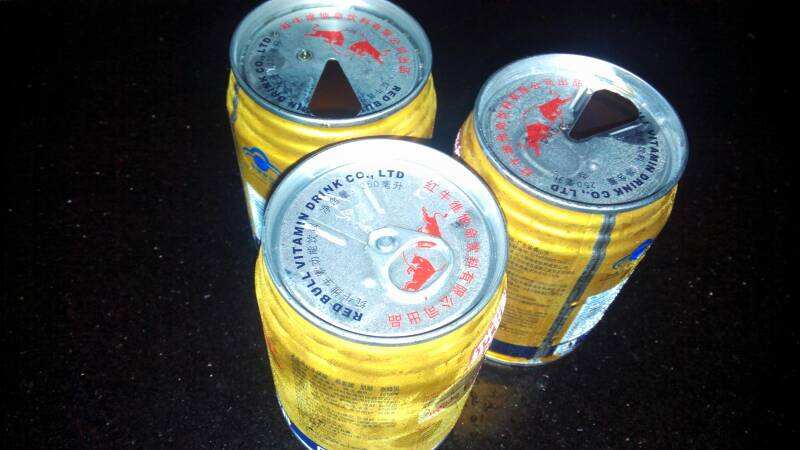 15米距离：周润发用手枪，邓飞虎用弹弓，哪个打得准？