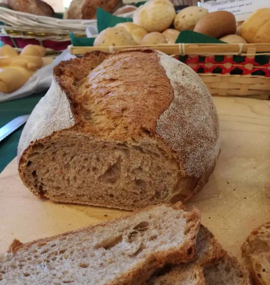 意大利是著名的时尚设计之国,意大利是真正的美食之都