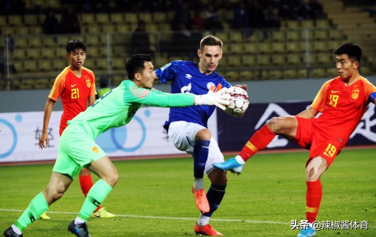 一方官宣贝尼特斯出任主帅,大连一方引进7个国脚