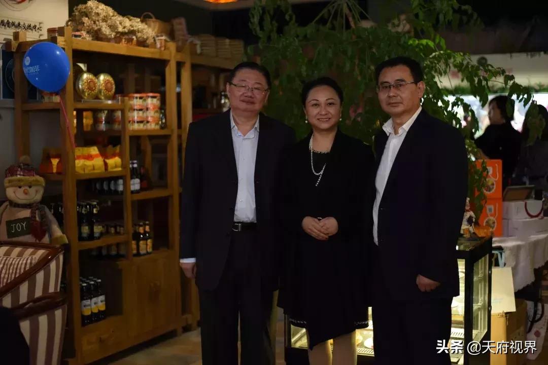 “抱秋”沪蓉企业联动益倍嘉佩米签署战略合作