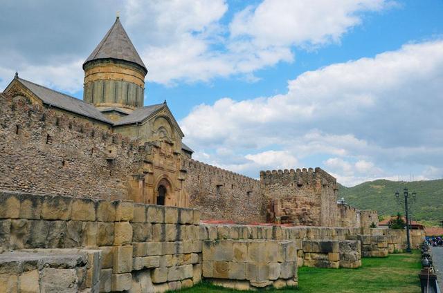 处处教堂的姆茨赫塔，基督教的起源