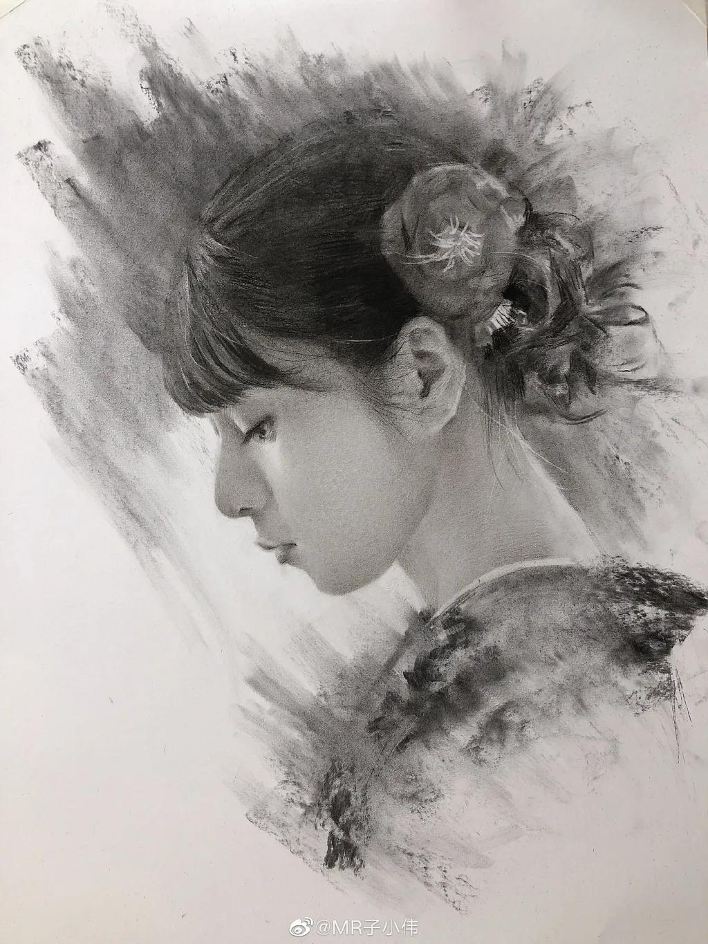 厉害了！他用一支铅笔把明星画了多个，如肖战、蔡徐坤、迪丽热巴