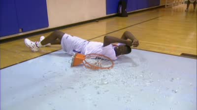 奥尼尔惊人的力量,奥尼尔力量有多恐怖