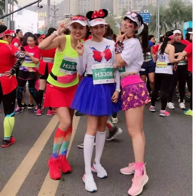 閲嶅簡濂冲瓙鍗婇┈,閲嶅簡濂冲瓙鍗婇┈瀹屾暣瑙嗛