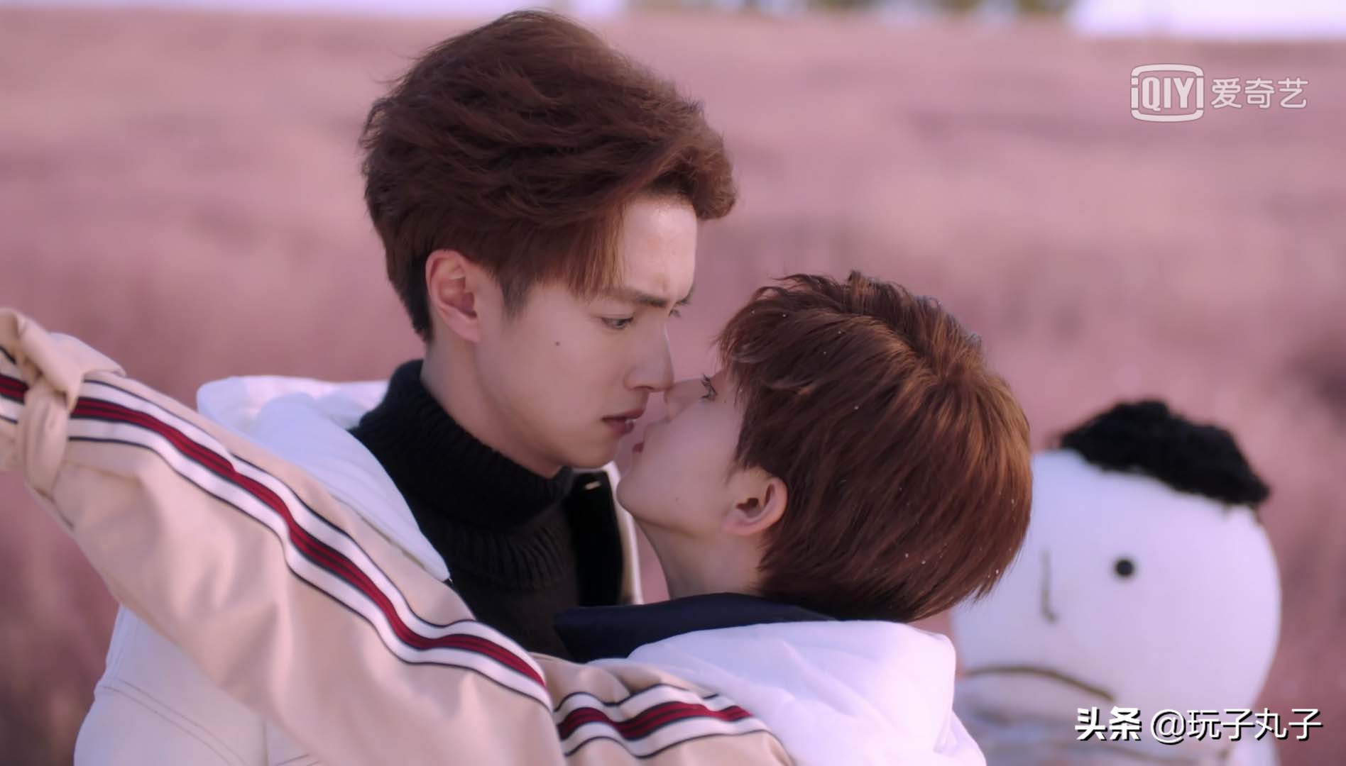 穿盔甲的少女里的情侣,穿盔甲的少女小柔和谁在一起了