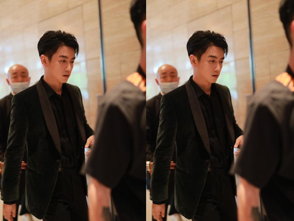 陈晓穿运动休闲套装扎什么头发啊,陈晓白色衬衣西装照