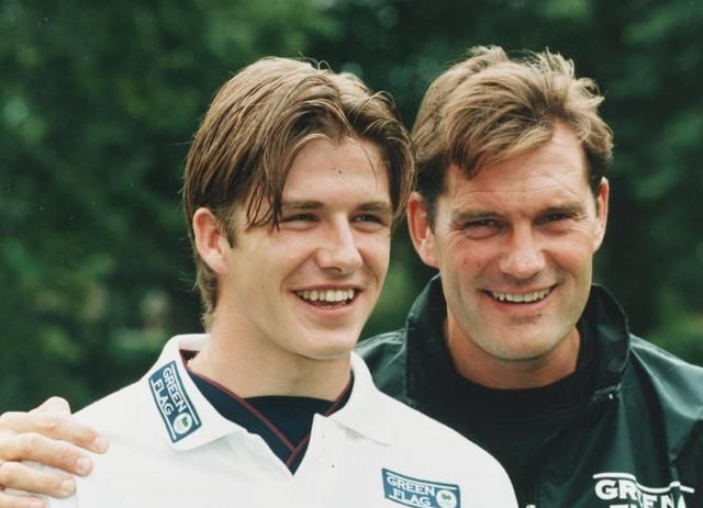 怀念贝氏弧线，和那温暖午后的金发少年