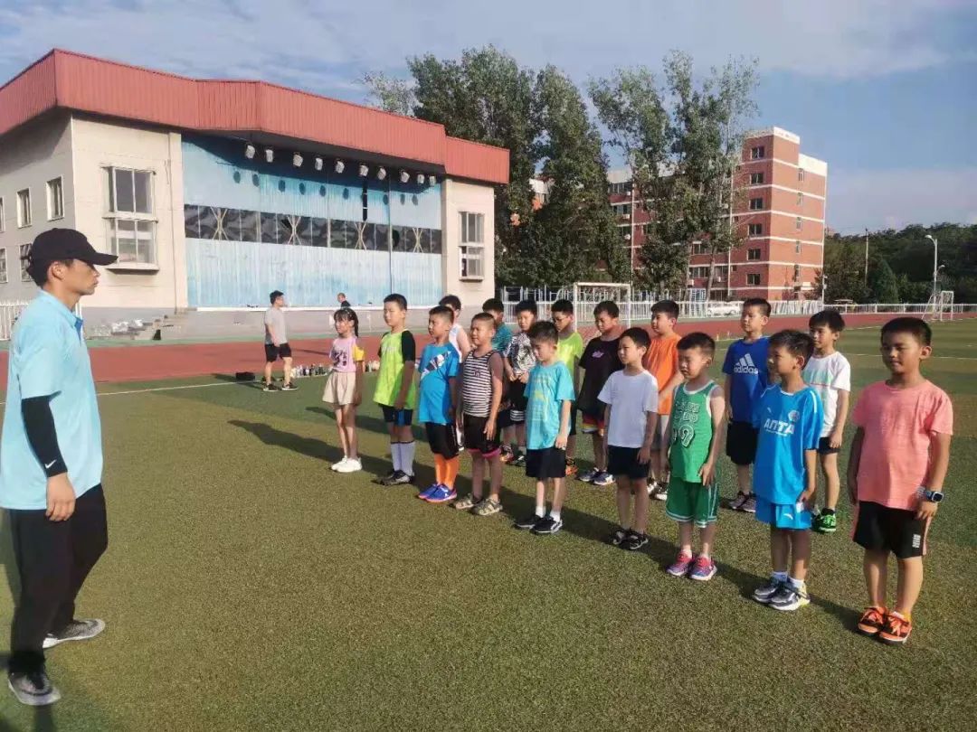 七彩假期温暖童心,七彩假期逐梦成长