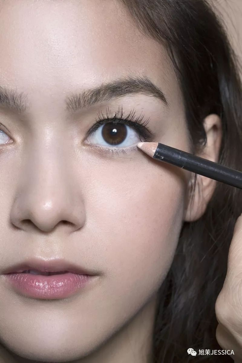 杏圆眼怎么化中性妆,圆眼头日常妆教程