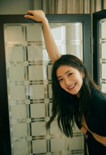 人前是巨星，人后是赚钱工具？这7位明星的爹妈，堪比“吸血鬼”