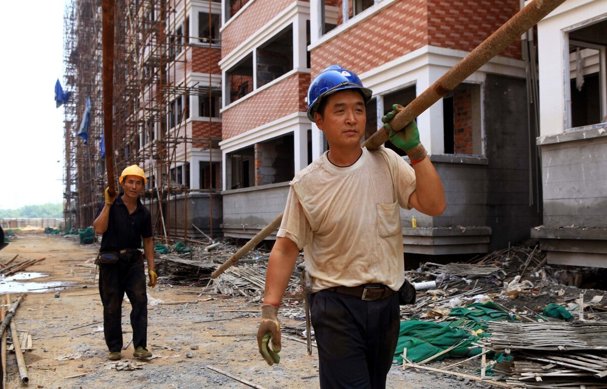 土木工程毕业进厂还是进工地,土木工程毕业是先工作还是考研