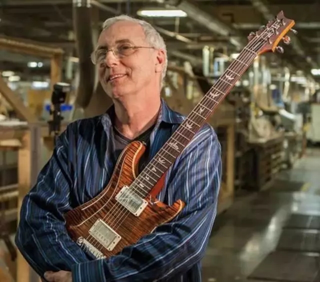 做不成伟大的吉他手，他索性做出世界上最棒的吉他