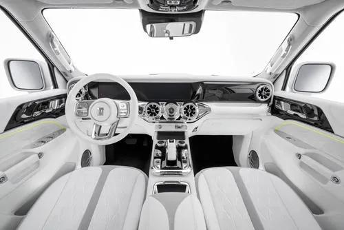 坦克300推赛博朋克版，预售30.8万元，长城真有点“飘”了