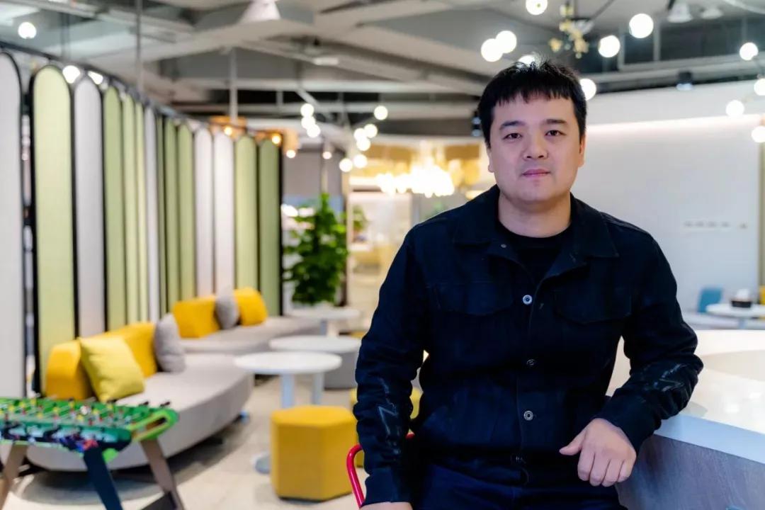 开店蜜雪冰城卖一杯能赚多少钱,蜜雪冰城开个饮品店赚钱吗