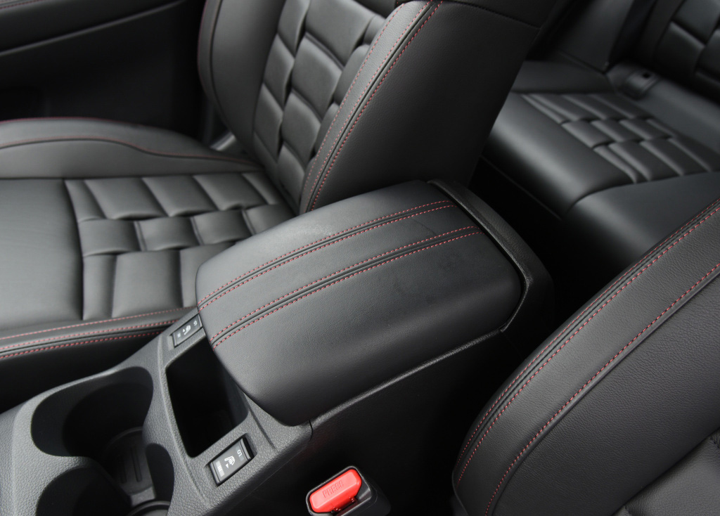 空间舒适油耗少的suv,空间舒适配置好的车