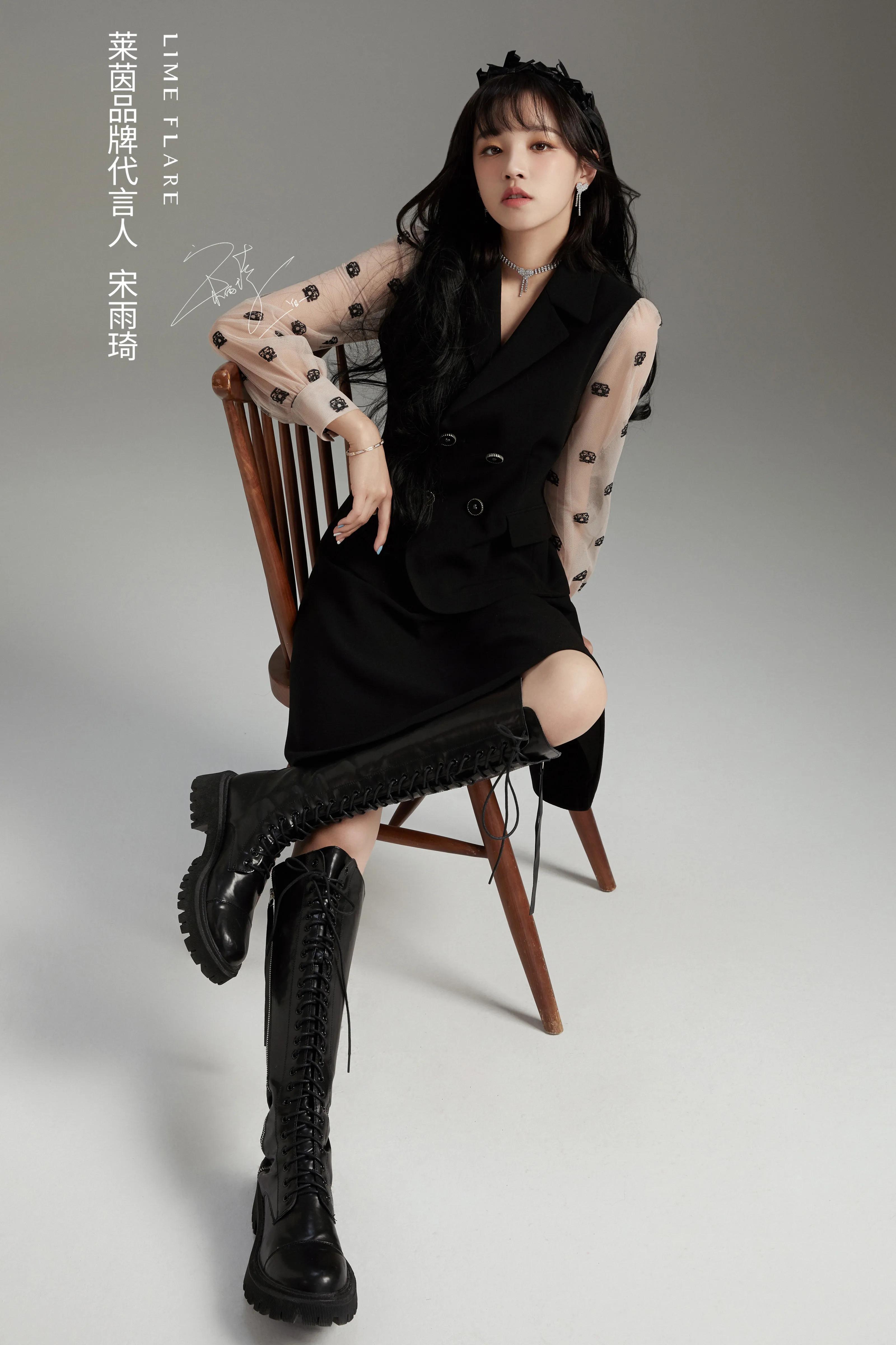 赶什么时髦，不如看看新生idol的穿衣经