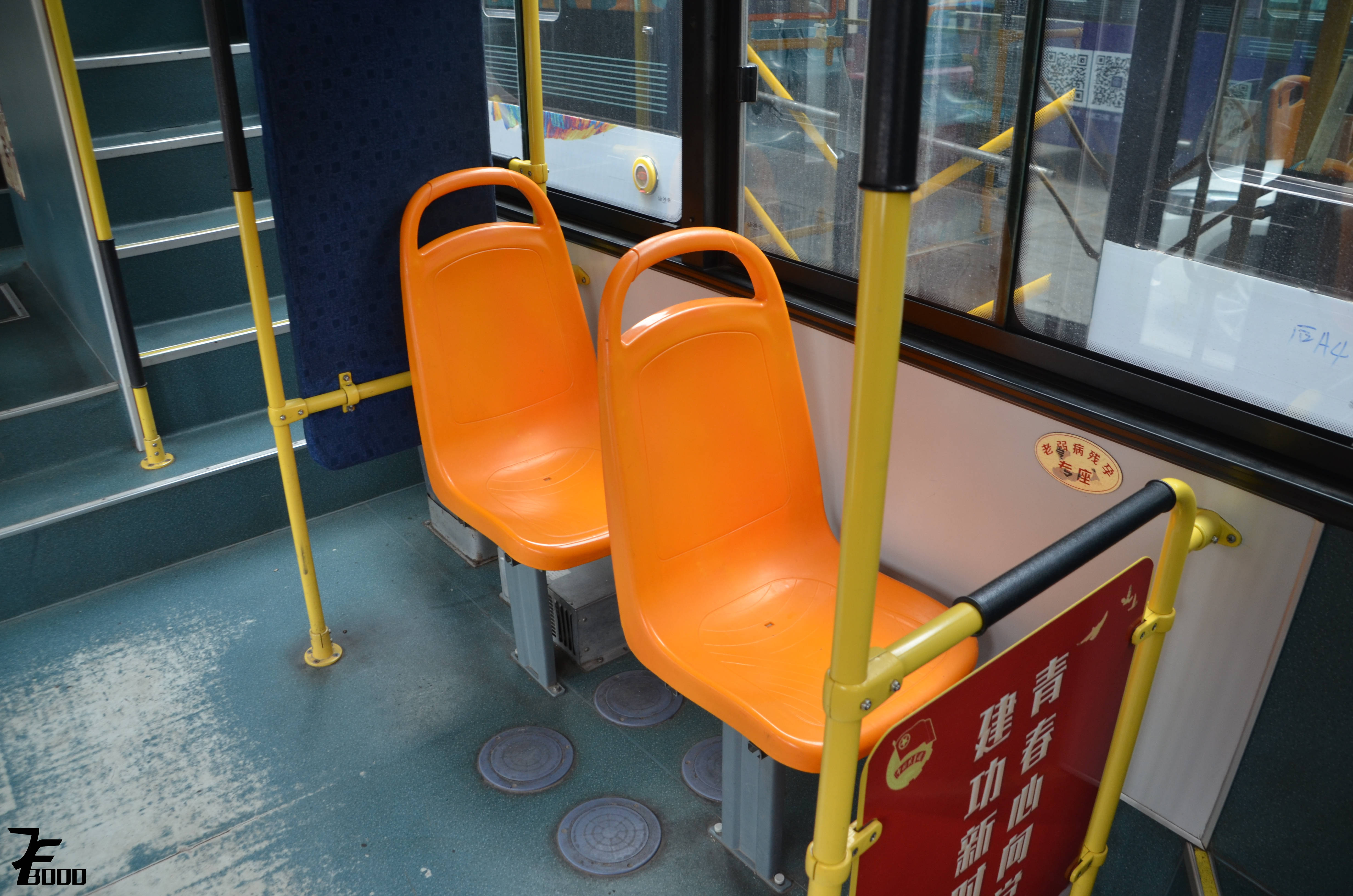 机房的渣评21西宁公交亚星JS6111SHCJ