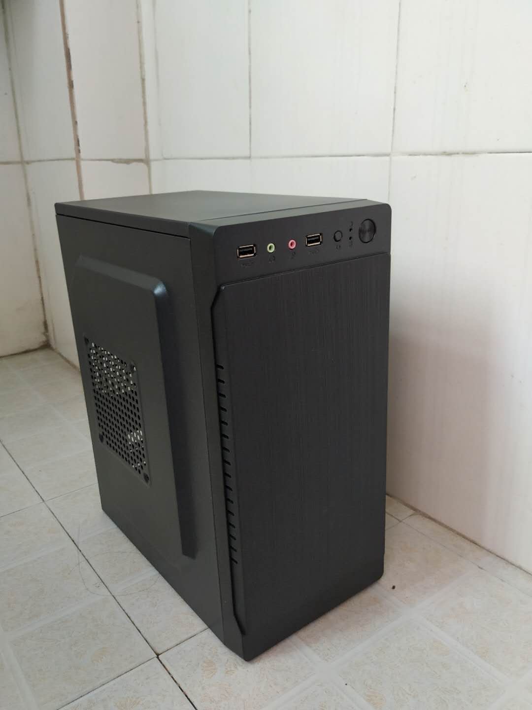 600元主机全套玩吃鸡,五百元可以玩吃鸡的电脑