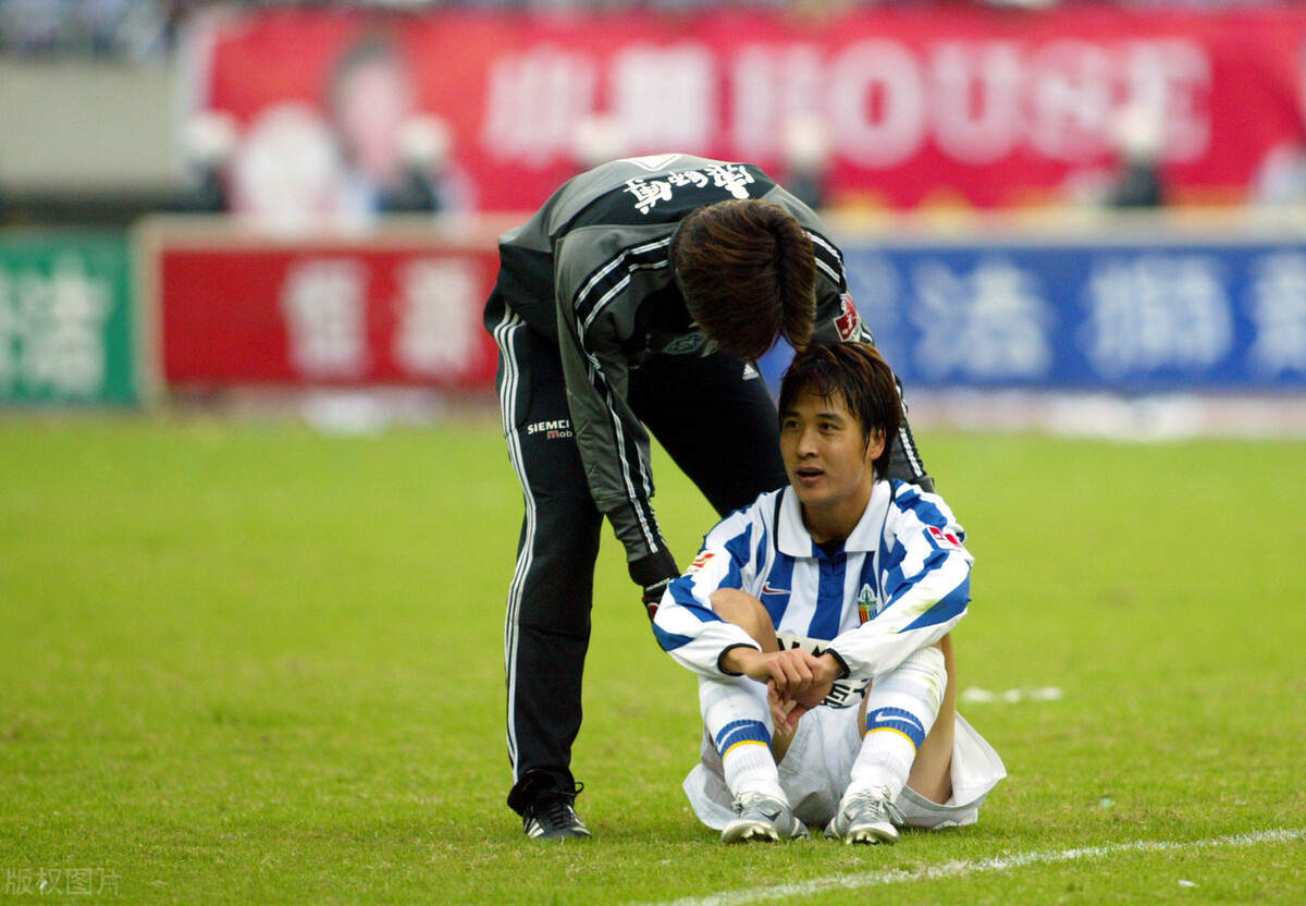 中国足坛传奇球星有哪些,中国足坛传奇球员